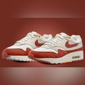 Nike Women’s Air Max 1